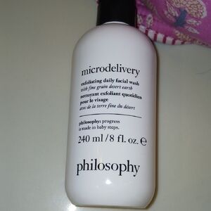 Philosophy Microdelivery Exfoliating Wash in White